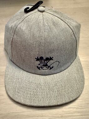NWT Disney x Vans Mickey Mouse Hat Gray Strapback Baseball Cap Vintage Style